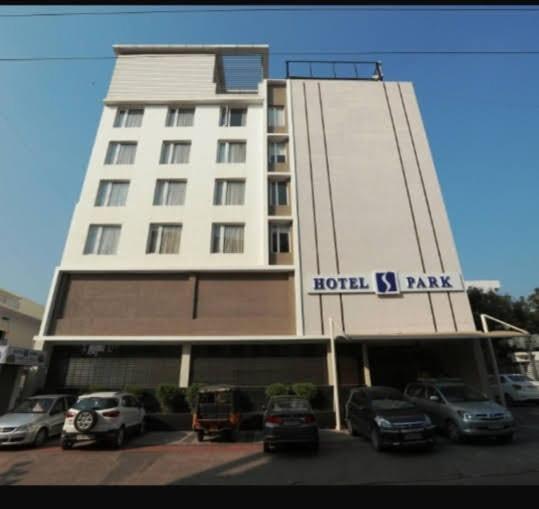 Hotel-S-Park Khammam 외부 사진