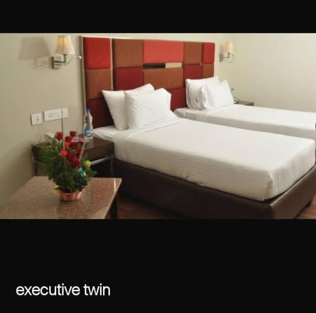 Hotel-S-Park Khammam 외부 사진